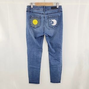 Kenneth Cole Jess celestial embroidered skinny jeans size 2